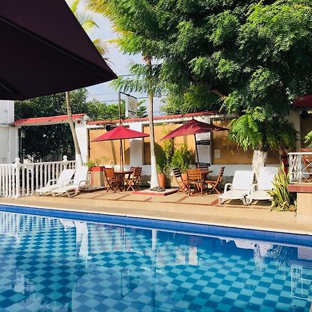 Hotel Maceo Melgar Esterno foto