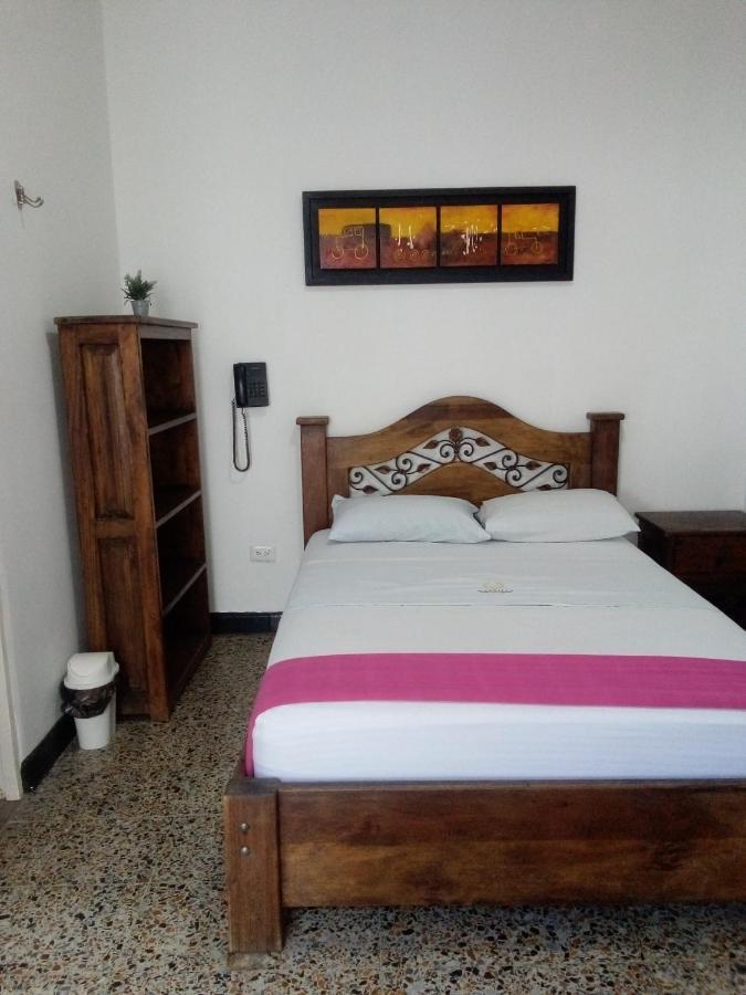 Hotel Maceo Melgar Esterno foto