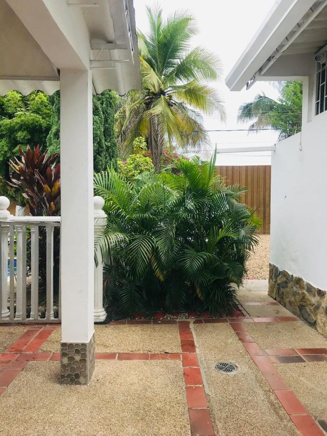 Hotel Maceo Melgar Esterno foto