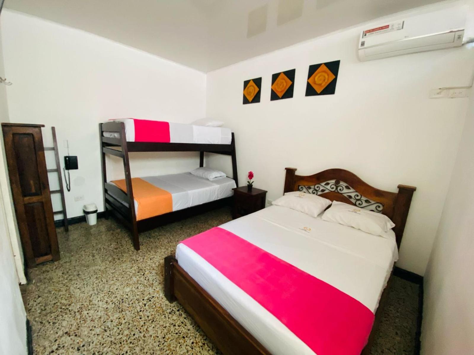 Hotel Maceo Melgar Esterno foto