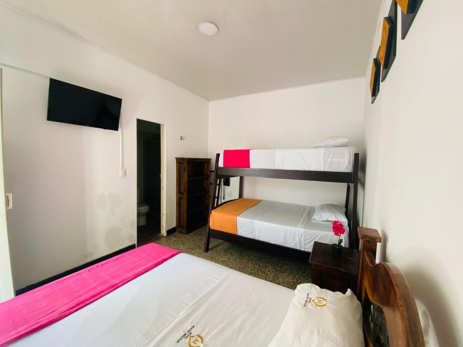 Hotel Maceo Melgar Esterno foto